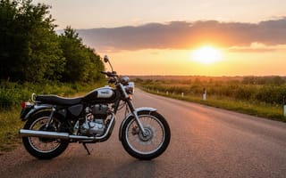 Картинка мотоцикл, Royal Enfield, дорога, приключения, романтика дороги, солнечные лучи, 7к, спокойствие, закат, открытая дорога, дорожный мотоцикл, 2k, мотоспорт, закатное солнце, езда на закате, дорожный пейзаж, стиль ретро, 16:9, свобода, HD, 1920х1080, летний закат, асфальтовая дорога, путешествие, винтажная эстетика, сельская дорога, горизонт, природа, 4k, нейросеть, ИИ, рабочий стол, зелёные деревья, классический мотоцикл, живописный пейзаж, мототуризм