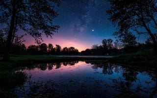 Картинка ночной пейзаж, звёздное небо, ночь, природа, туман, пруд, водная гладь, градиент неба, нейросеть, ИИ, Млечный Путь, 2k, 4k, симметрия, звёздные россыпи, деревья, астро, ночная съёмка, силуэты, звёздная ночь, отражение в воде, 1920 1080, спокойствие, космос, пейзаж, сумеречные оттенки, 7k