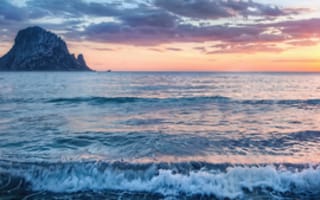 Картинка закат, море, 4k, отражение заката, облака, скалы, для двух мониторов, закатная палитра, природная гармония, сумерки, морская романтика, волны, спокойствие, 1920 1080, берег, природа, умиротворение, пейзаж, 2k, океан, горизонт, прибрежные скалы, небо, морская стихия, живописный вид, красота природы, тёплые оттенки, морская панорама, морская гладь, рендеринг, 8k, закатное солнце, прибрежный пейзаж