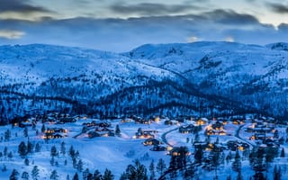 Картинка Южная Норвегия, деревья, дома, Синий час, закат солнца, пейзаж, сумерки, горы, коттеджи