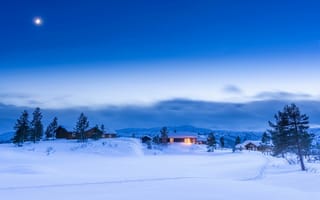Картинка Норвегия, пейзаж, дома, закат солнца, деревья, коттеджи, зима, снег, сумерки, Синий час, сугробы
