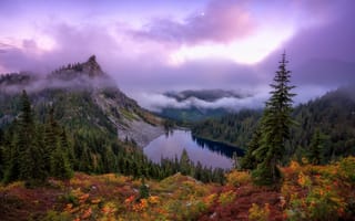 Картинка Lake Valhalla, штат Вашингтон горы, Okanogan-Wenatchee National Forest, Озеро Валгалла - ледниковое озеро, осень, пейзаж, сумерки, деревья, облака, озеро, природа, закат