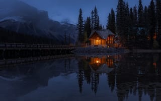 Картинка Emerald Lake, горы, пейзаж, Canada, ночь, деревья, домик, Изумрудное озеро, Национальный парк Йохо, Yoho National Park, Канада