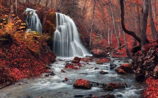 Картинка осень, водопад, деревья, камни, краски осени, пейзаж, природа, река, течение