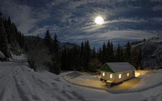 Картинка ночь, лунный свет, деревья, луна, пейзаж, небо, сугробы, свет, снег, домик