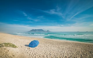 Картинка большой залив, прибой, море, пляж, волна, морской пейзаж, океан, Кейптаун, Полуостров Кейп, песок, Южная Африка, зонтик