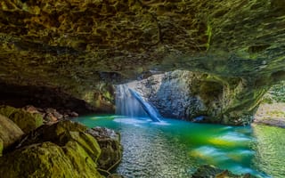 Картинка ручей, водопад, Австралия, пешера, изумрудно-зеленый, вода, поток, Природный мост, Национальный парк Спрингбрук, пещера, скалы, Квинсленд