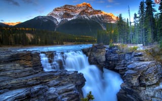 Картинка Водопады атабаска, пейзаж, Канада, водопад, Jasper National Park, Альберта, деревья, Canada, природа, скалы, горы, национальный парк Джаспер