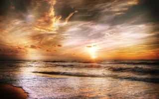 Картинка закат, волны, пляж, море, пейзаж, берег, небо, облака, песок