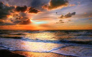 Картинка закат, пляж, море, берег, волны, небо, песок, облака, пейзаж