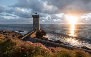Обои маяк, Finistere, France, Brittany, побережье, Kermorvan lighthouse, солнечный луч