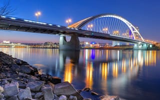 Обои Мост Аполлон через реку Дунай в Братиславе, освещение, мост, сумерки, река Дунай, Братислава, Словакия, огни