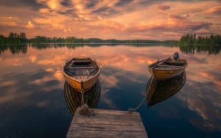 Обои лодки, озеро, отражение