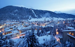 Картинка Davos blue hour, Граубюнден, сумерки, Давос, ночь, Швейцария, горы, город, Курорт в Швейцарии, зима