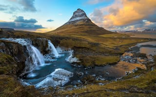 Картинка Kirkjufellsfoss, гора, Грюндарфьёрдюр, полуостров Снайфедльснес, водопад, река, Исландия, Гора Киркьюфетль, фьорд, Kirkjufel, природа, пейзаж