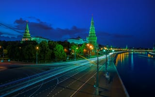 Картинка Moscow Kremlin, Moscow River Illuminated in the Evening, Россия, ночные города, Russia, Москва