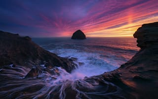 Картинка Вода от падающих волн на мысе Киванда, природа, закат, море, Орегон, небо, пляж, скалы, волны, сумерки, пейзаж