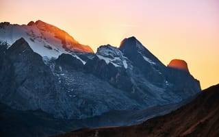 Картинка Скалы, горы, солнечный луч