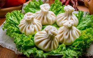 Картинка салат, хинкали, грузинская кухня