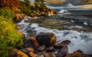 Картинка волны, деревья, Lake Tahoe, озеро, Тахо, природа, пейзаж, США, камни, шторм