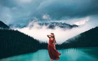 Картинка Lizzy Gadd, туман, камень, лес, девушка, озеро, гора, Breathing