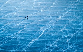 Картинка озеро Байкал, лёд, рыбак, Россия, человек