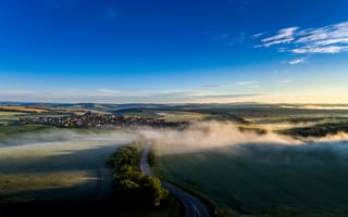 Картинка Чехия, туман, панорама, Sucha Loz, рассвет, дома, солнце, небо, деревья, поля, дорога