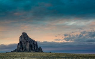 Картинка небо, облака, скала, пустыня, природа, США, Shiprock, Нью-Мексико, Шипрок