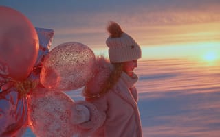 Картинка зима, девочка, Александр Гранкин, шубка, воздушные шары, шапка