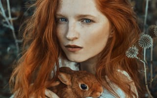 Картинка взгляд, Marie Hlávková, портрет, девушка, лицо, рыжеволосая, веснушки, кролик, Marketa Novak, рыжая, волосы