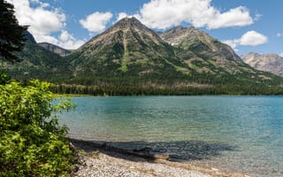 Картинка Waterton Lakes National Park, горы, озеро, деревья, небо, солнце, лес, Canada