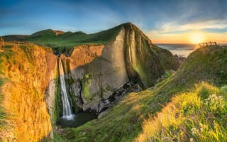 Картинка море, небо, горизонт, скалы, водопад, Devon, солнце, побережье