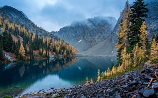 Картинка осень, небо, тучи, озеро, деревья, природа, облака, США, горы, North Cascades National Park