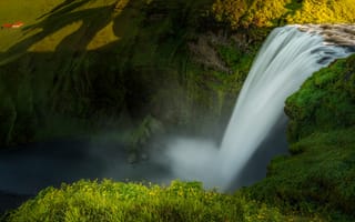 Картинка скала, водопад, Исландия, Скогафосс, Iceland, поток, Skogafoss