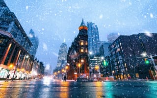 Картинка lights, люди, people, snowfall, городская улица, USA, shop windows, Нью-Йорк, снегопад, Andre Furtado, buildings, city street, витрины магазинов, фонари, США, здания