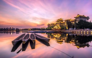 Картинка город, China, sunset, лодки, здания, водная гладь, Китай, вечер