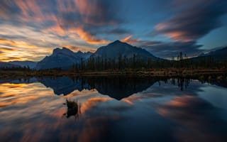 Картинка закат, горы, вечер, озеро, Banff National Park, Канада, отражение, Альберта
