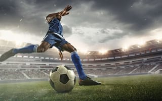Картинка Трава, Мяч, Тучи, Стадион, Спорт, Мужчина, Футбол