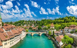 Картинка облака, деревья, Река Аре, дома, река, здания, Швейцария, панорама, Switzerland, Bern, Берн, Aare River, мост