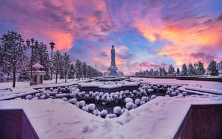 Картинка зима, снег, Таджикистан, Монумент Независимость и Свобода, фонтаны, Душанбе, парк, Парк Истиклолият, монумент, закат, деревья