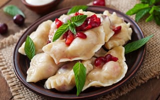 Картинка еда, вареники, гранатовые зерна