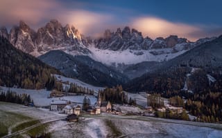 Картинка лес, снег, горы, деревья, Italy, деревня, Италия, дома
