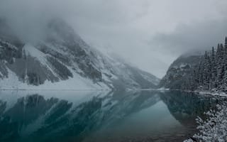 Картинка зима, небо, снег, горы, природа, деревья, тучи, скалы