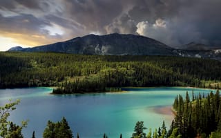 Картинка облака, деревья, горы, Yukon, Canada, Emerald Lake, Канада, красота природы