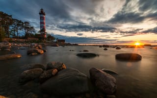 Картинка море, закат, маяк, Финский залив, Россия, Шепелёвский маяк, камни