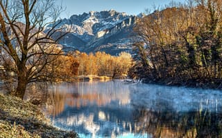 Картинка осень, вода, деревья, озеро, осений пейзаж, горы