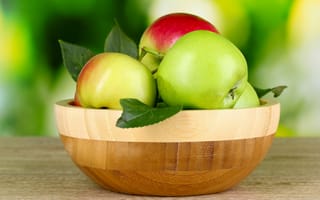 Обои листья, яблоко, зеленые, фрукт, еда, яблоки
