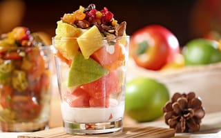 Картинка ягоды, десерт, салат, сухофрукты, фрукты, стаканы, орехи