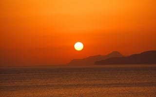 Картинка море, горы, восход