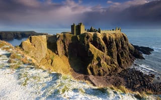 Картинка тучи, камни, Dunnottar, скала, Северное море, небо, замок Данноттар, берег, снег, Шотландии